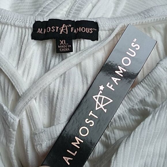 Almost Famous Juniors Crop Top - Picture 7 of 7